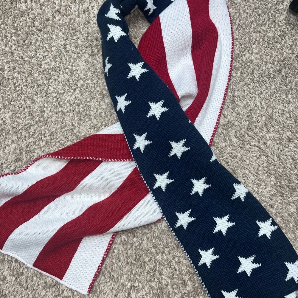 Patriotic Stars and Stripes Scarf - Picture 3 of 8